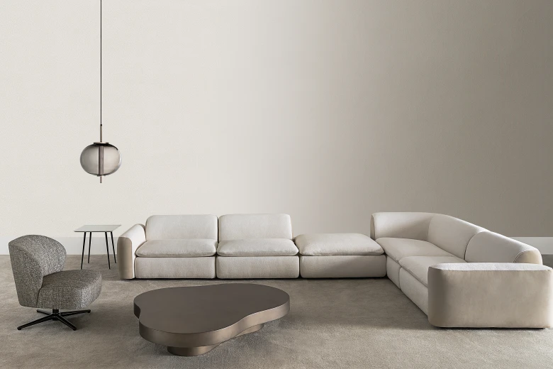 Casamilano Sofa BOTERO. Tisch NUVOLA. Sessel DHORA.